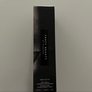 Fenty Beauty by Rihanna Pro Filt’r Soft Matte Longwear foundation